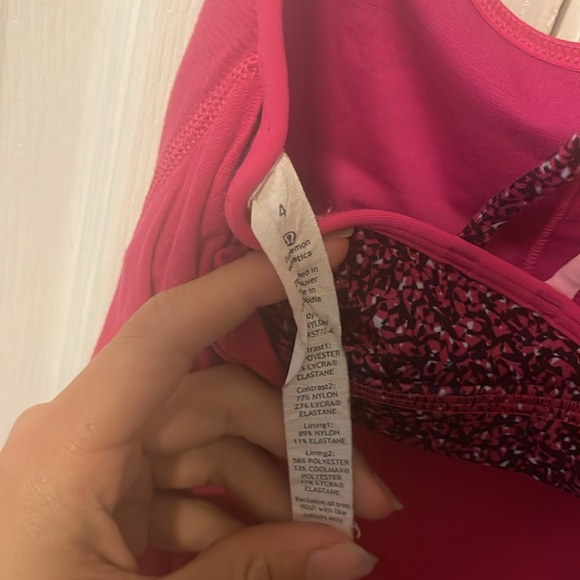 Lulu lemon tank top with built in free to move bra - Picture 3 of 5